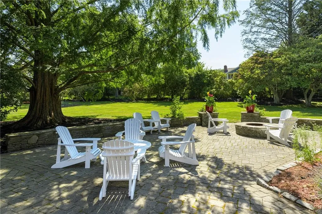 297 Black Point Lane Portsmouth RI 02871