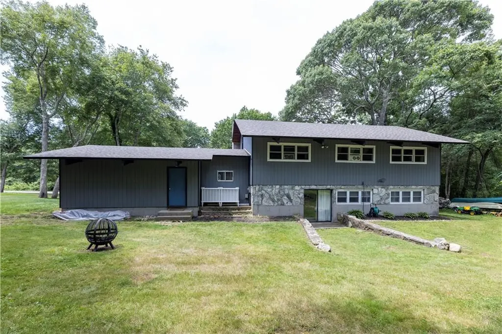 1 Castle Way Westerly RI 02891
