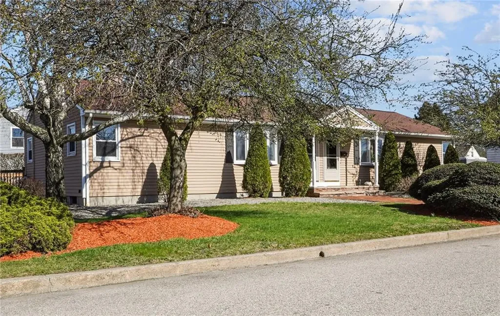 29 Holly Street Cranston RI 02910