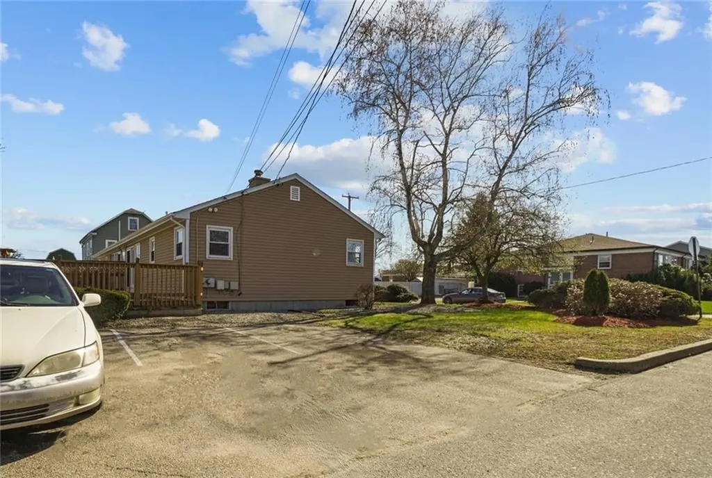 29 Holly Street Cranston RI 02910