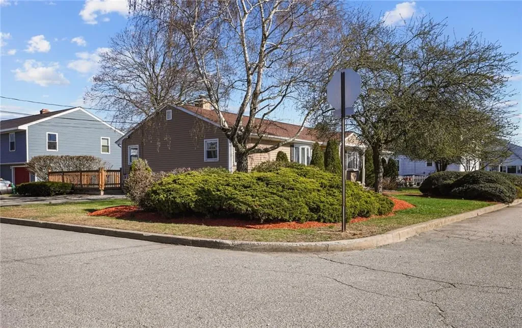 29 Holly Street Cranston RI 02910