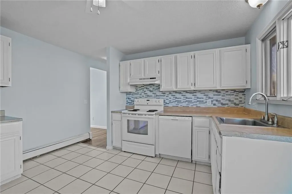 29 Holly Street Cranston RI 02910