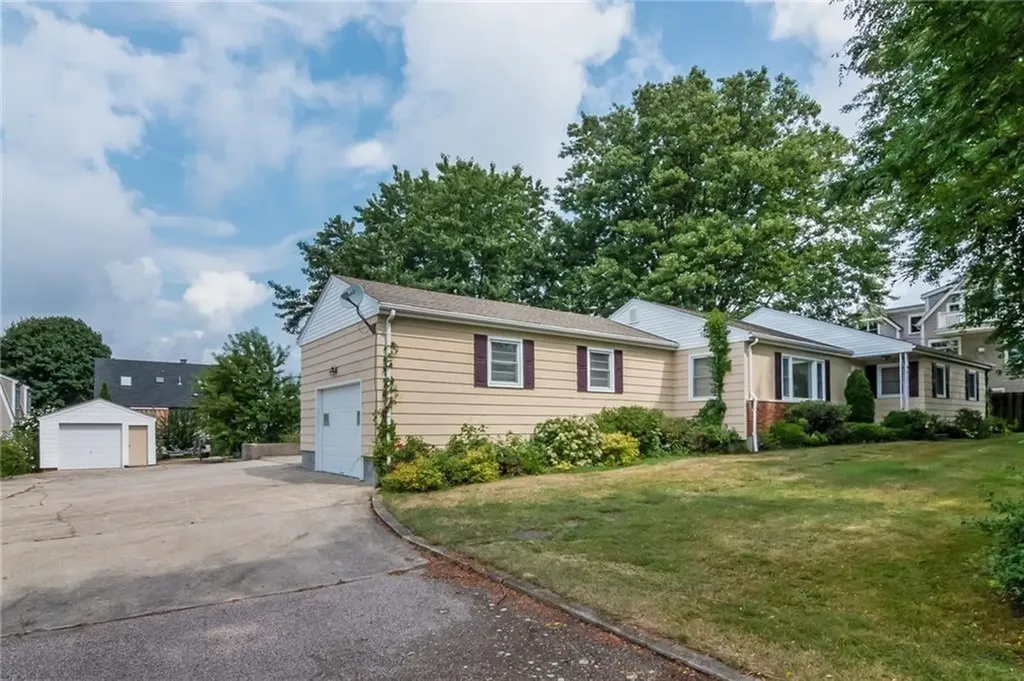 88 Newport Avenue Middletown RI 02842
