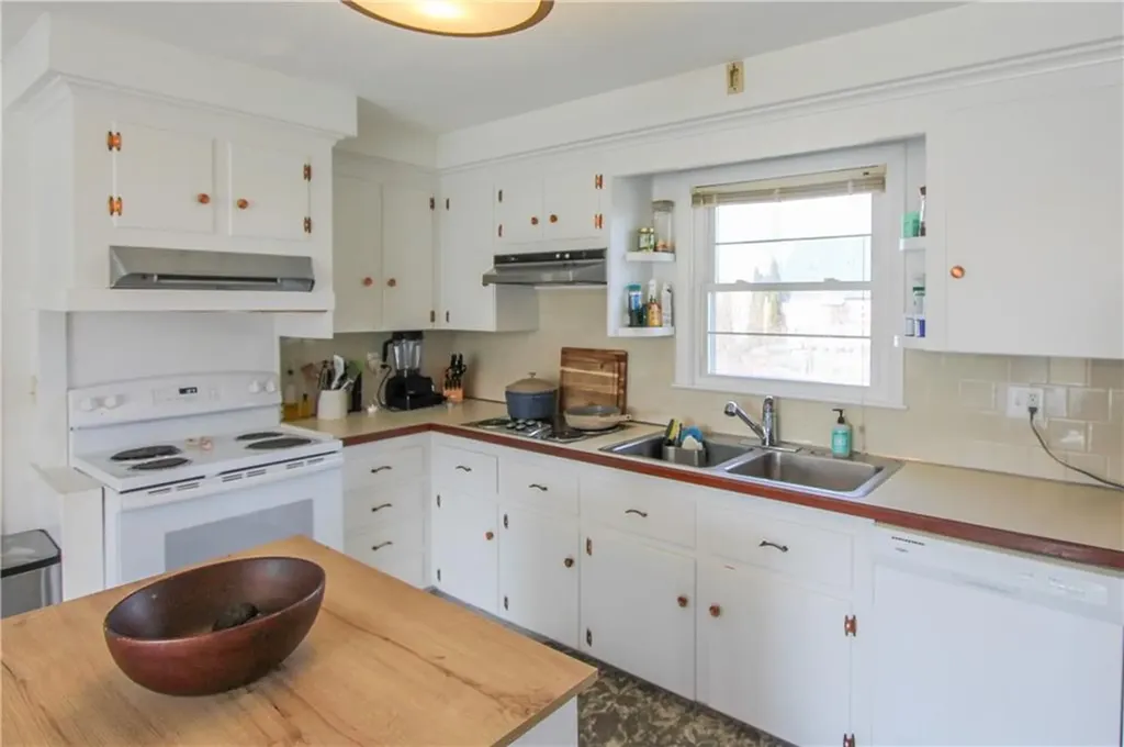 88 Newport Avenue Middletown RI 02842