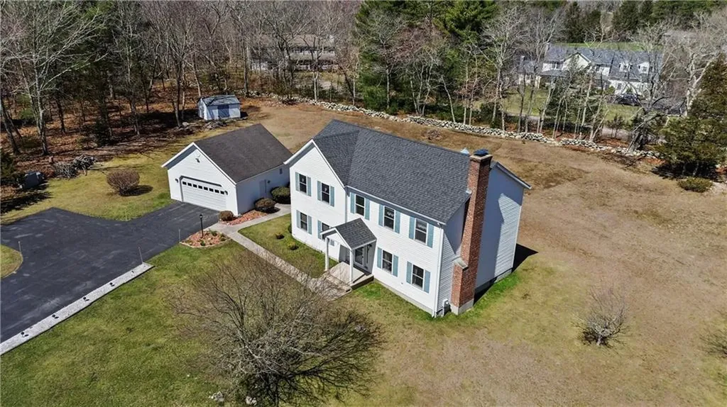 1 Del Bonis Drive Richmond RI 02892