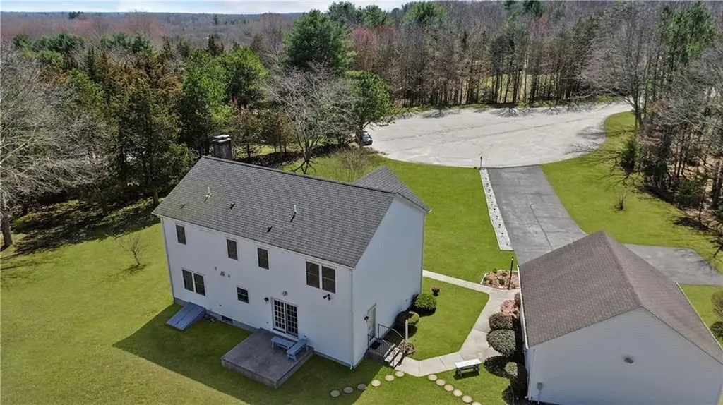 1 Del Bonis Drive Richmond RI 02892