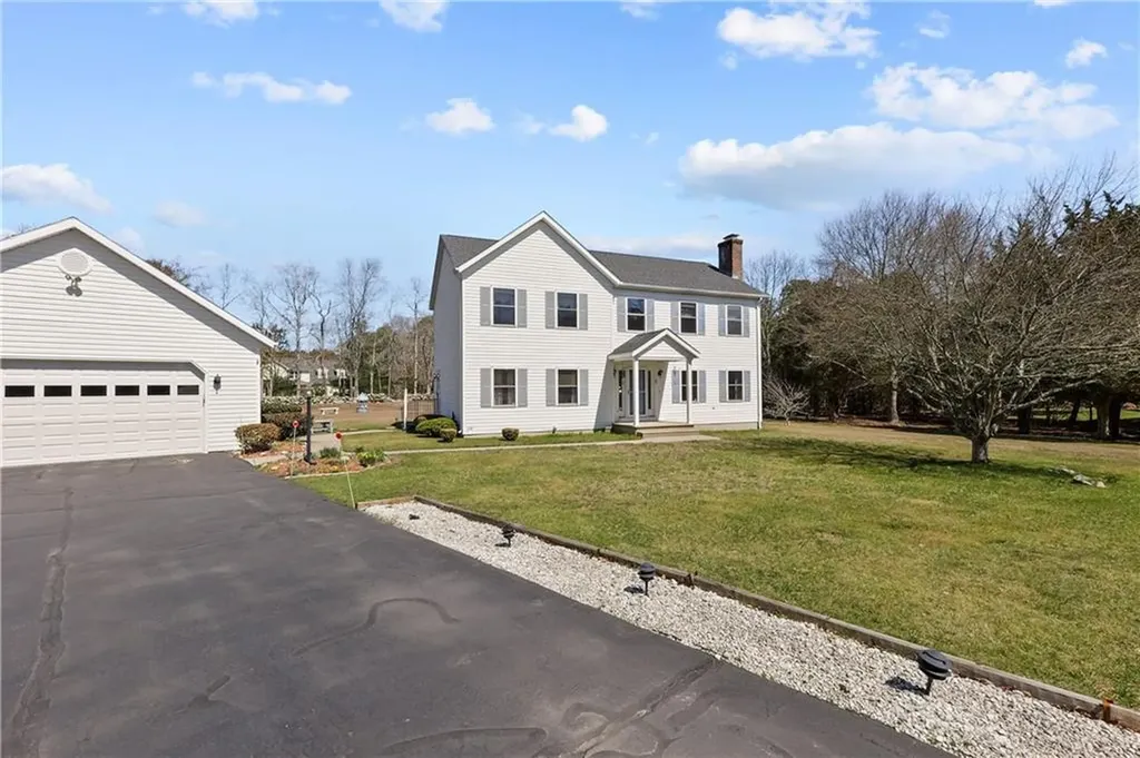1 Del Bonis Drive Richmond RI 02892
