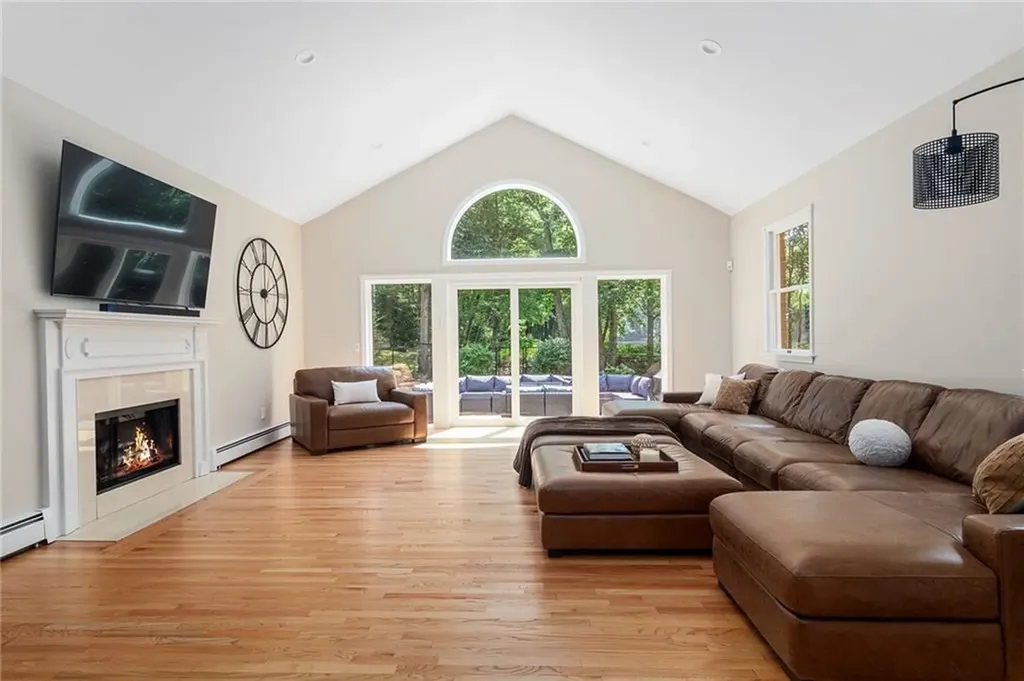 15 Preakness Drive Lincoln RI 02865