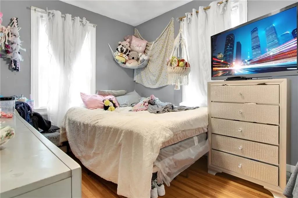 63 Park Avenue Cranston RI 02905