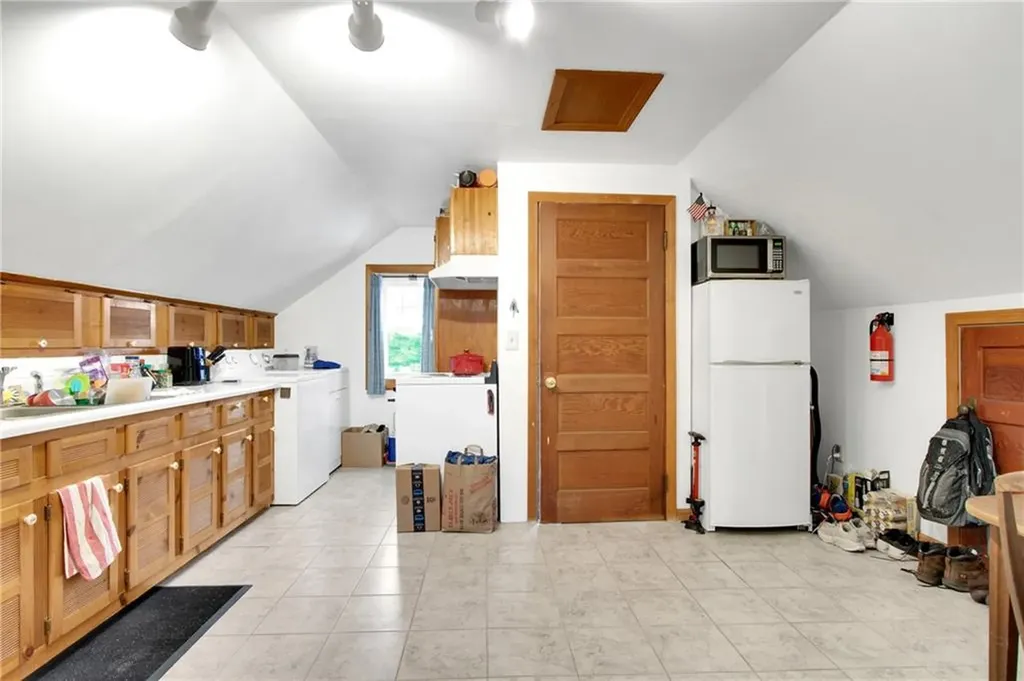 63 Park Avenue Cranston RI 02905