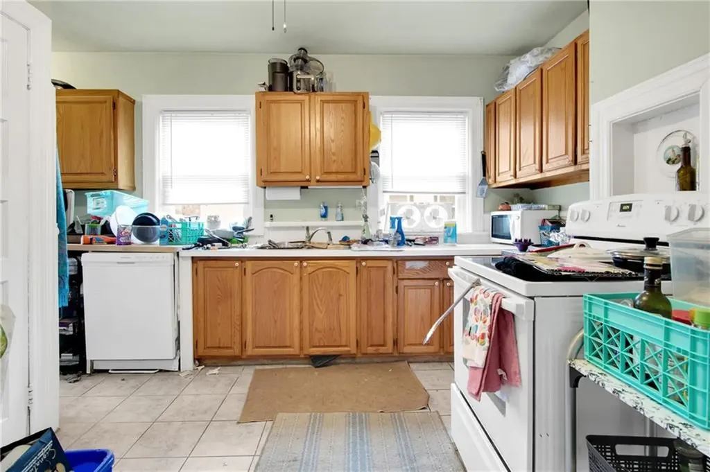 63 Park Avenue Cranston RI 02905