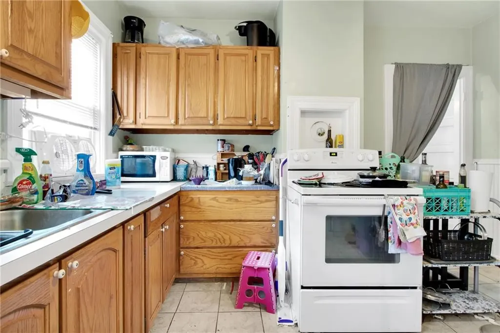 63 Park Avenue Cranston RI 02905