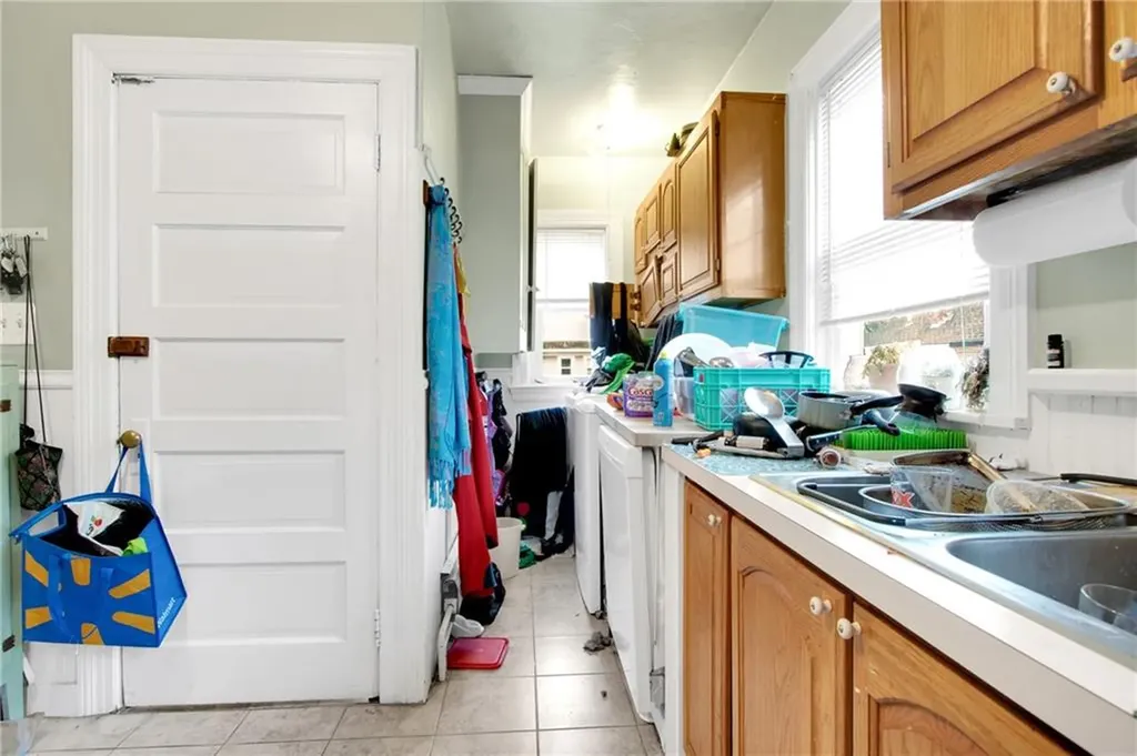 63 Park Avenue Cranston RI 02905
