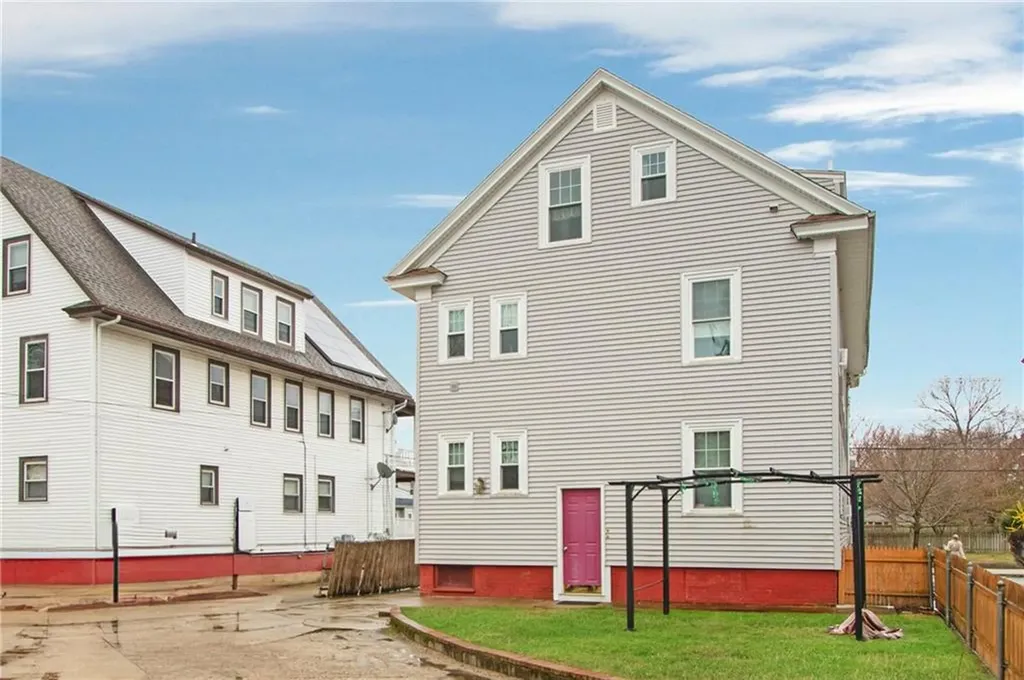 63 Park Avenue Cranston RI 02905