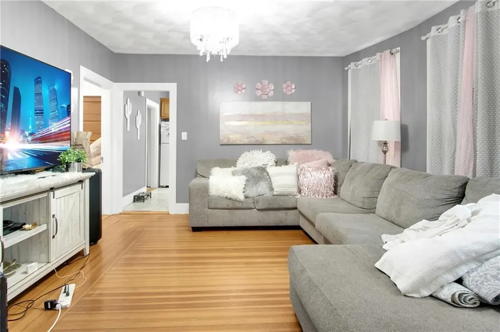 63 Park Avenue Cranston RI 02905