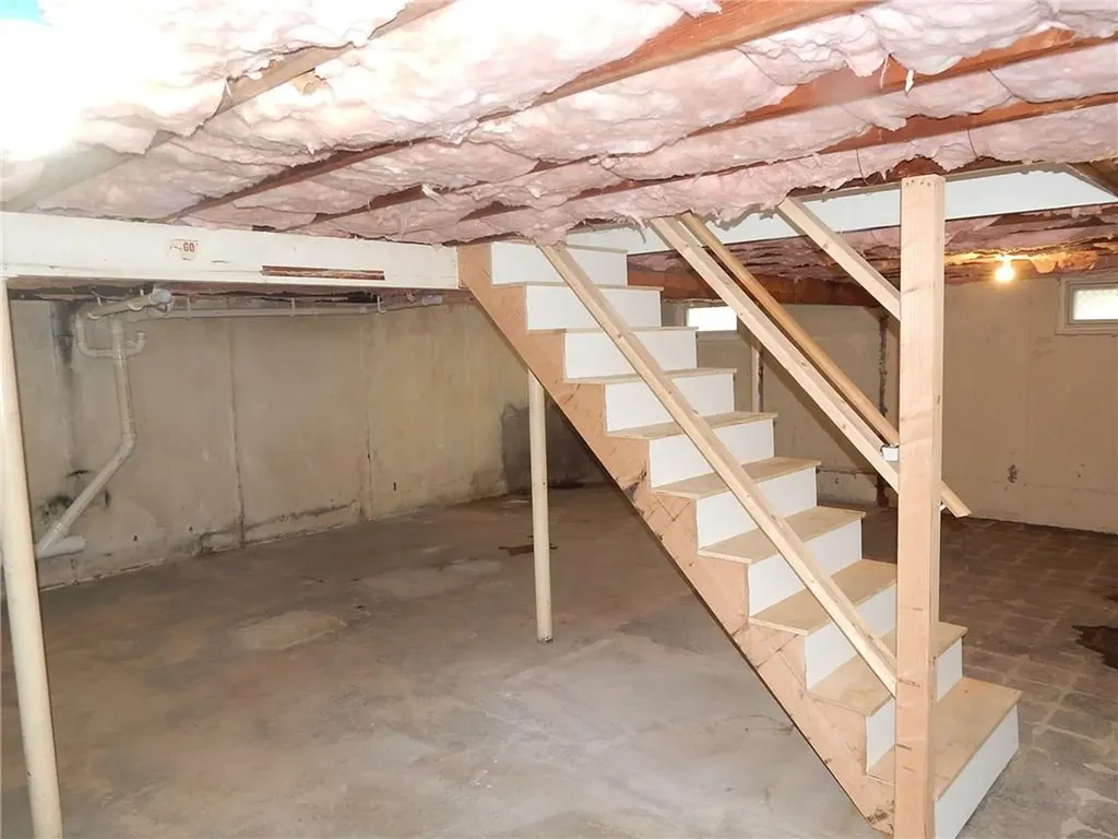 65 Byron Avenue Pawtucket RI 02861