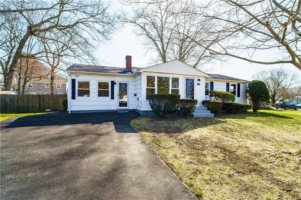 112 Brookwood Road Warwick RI 02889