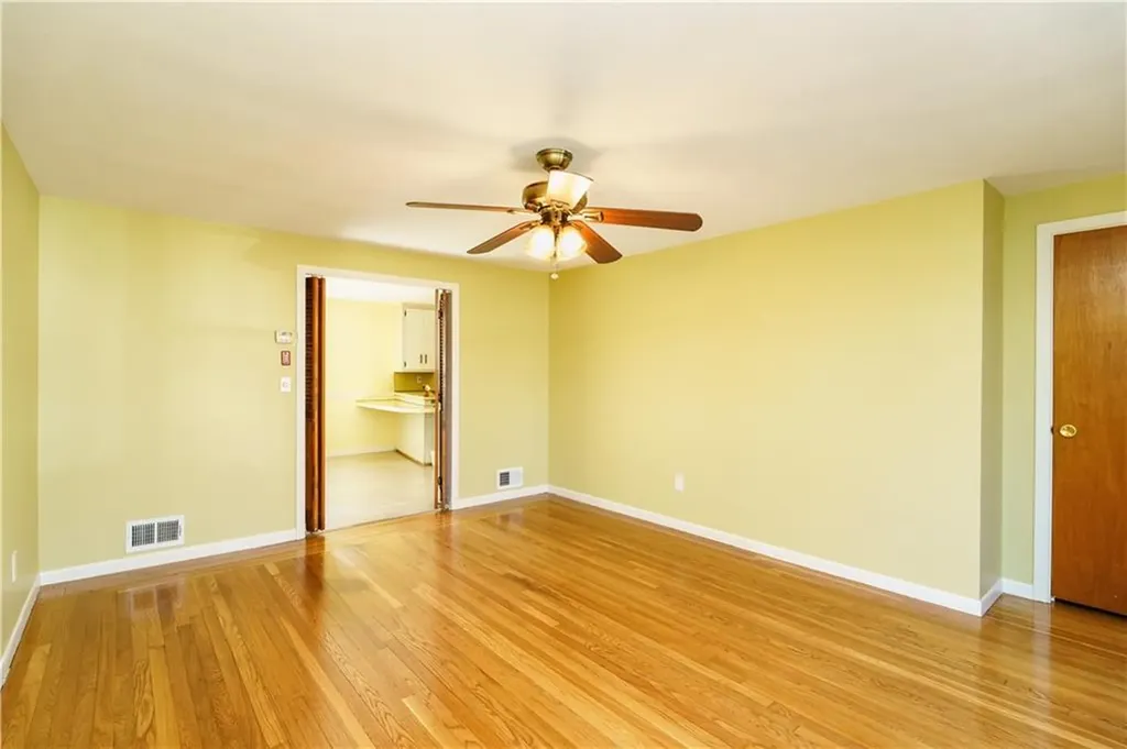 112 Brookwood Road Warwick RI 02889