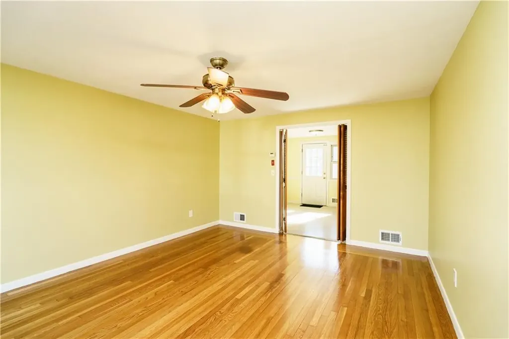 112 Brookwood Road Warwick RI 02889