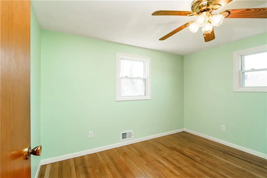 112 Brookwood Road Warwick RI 02889