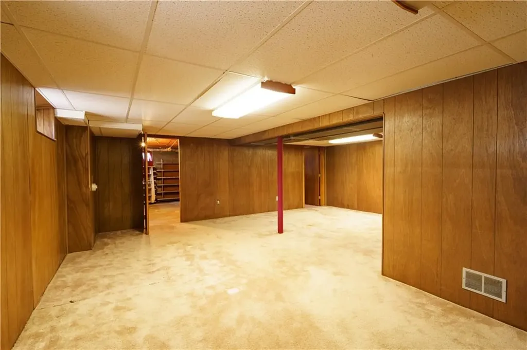 112 Brookwood Road Warwick RI 02889