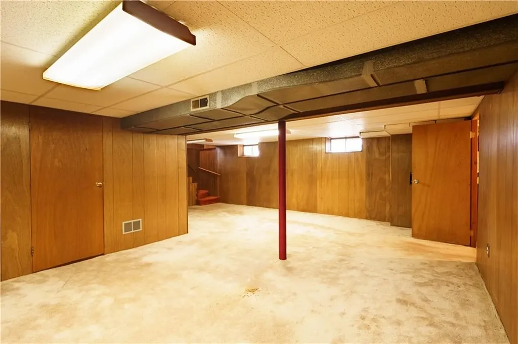 112 Brookwood Road Warwick RI 02889