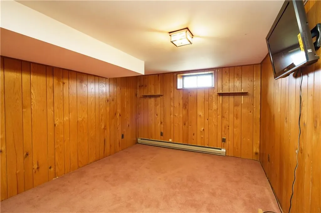 112 Brookwood Road Warwick RI 02889