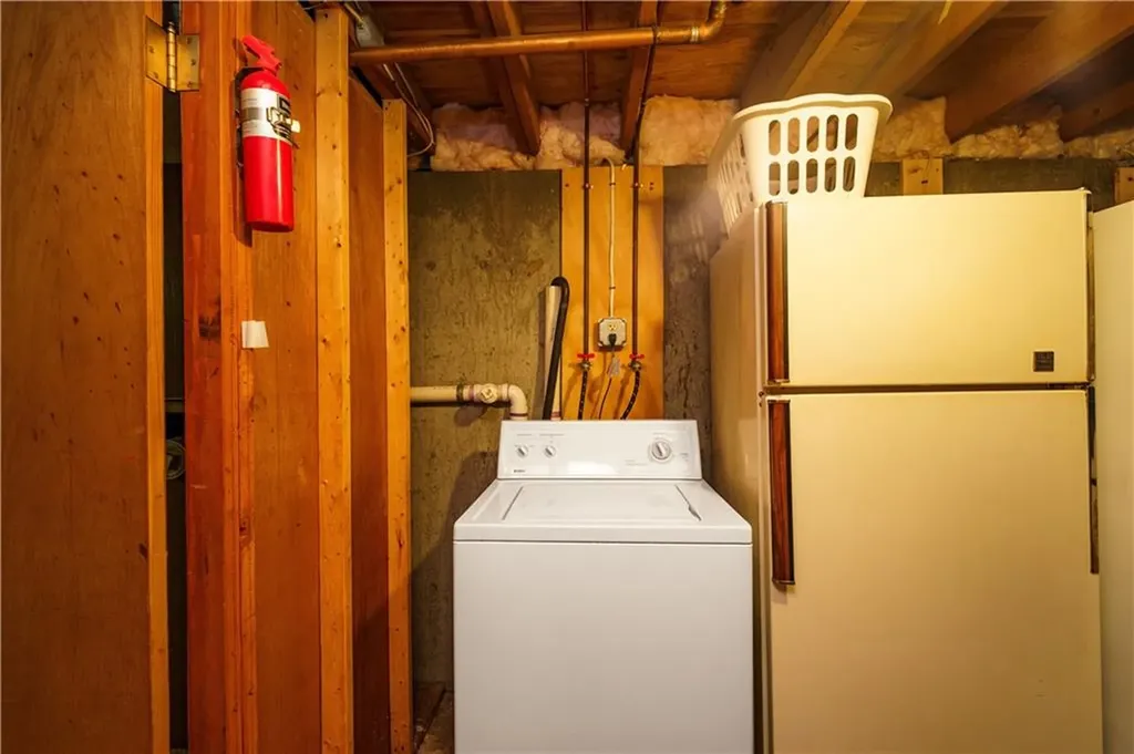 112 Brookwood Road Warwick RI 02889