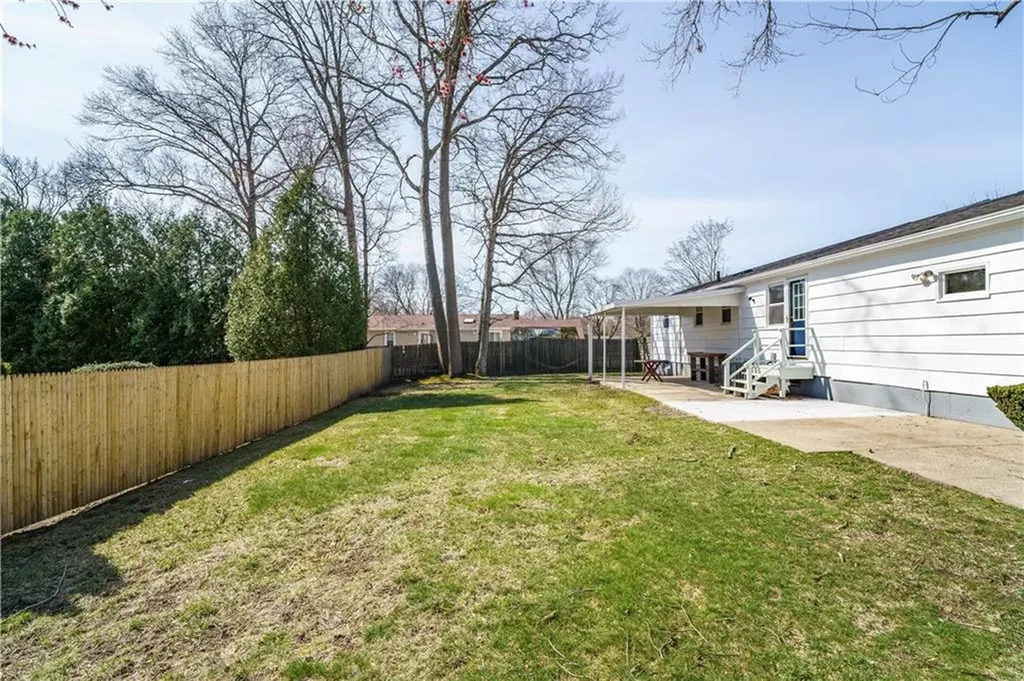 112 Brookwood Road Warwick RI 02889