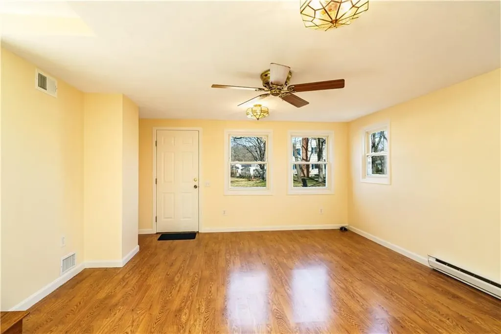 112 Brookwood Road Warwick RI 02889