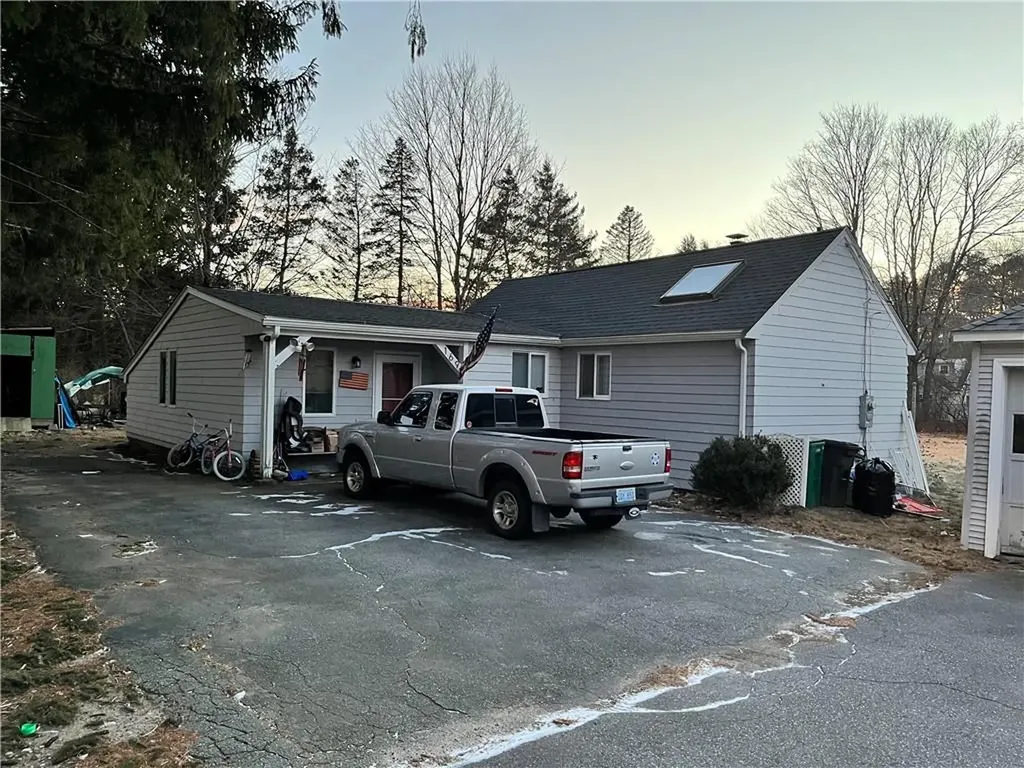 169 Central Avenue Scituate RI 02857