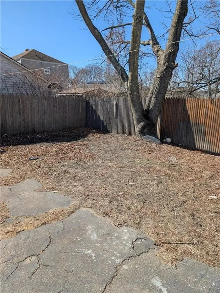 126 Dunnell Avenue Pawtucket RI 02860