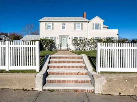 132 Memorial Boulevard Newport RI 02840
