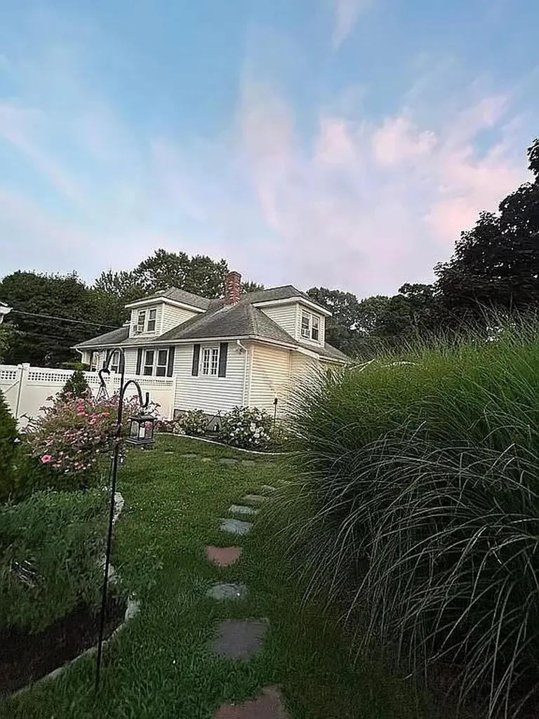 73 Prospect Street Barrington RI 02806