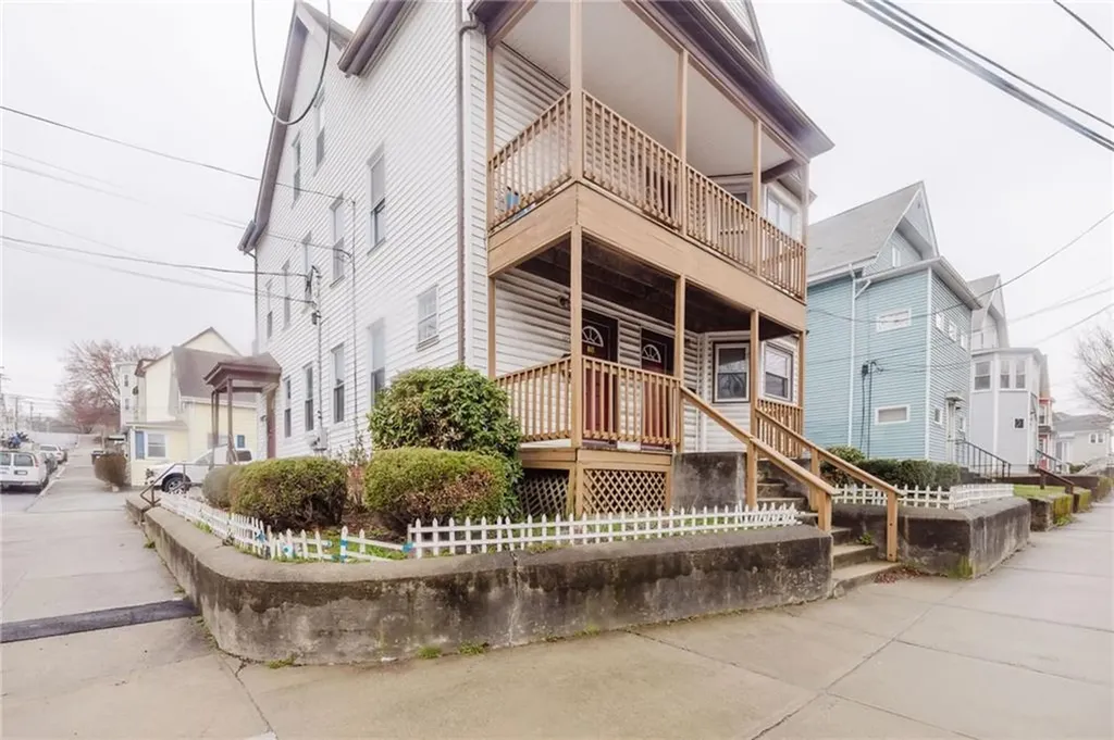 6 Bennett Street Woonsocket RI 02895