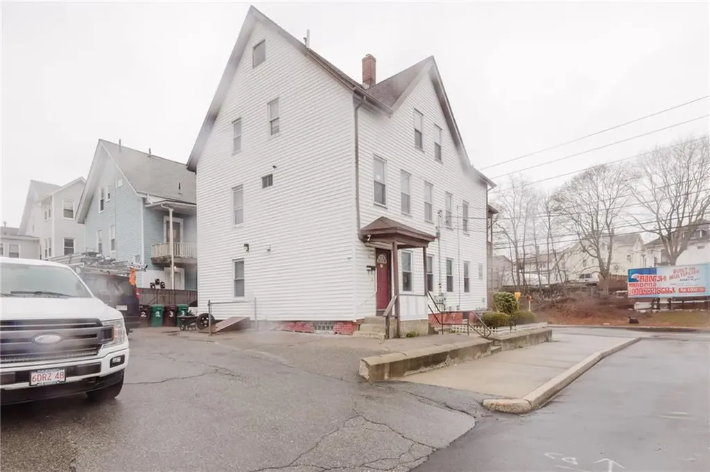 6 Bennett Street Woonsocket RI 02895