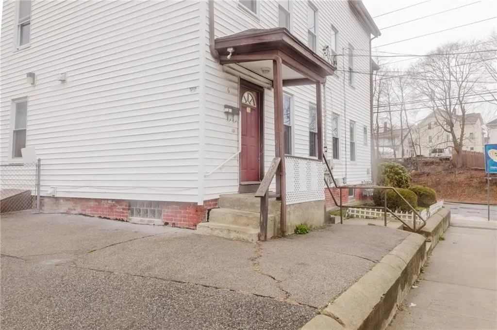 6 Bennett Street Woonsocket RI 02895