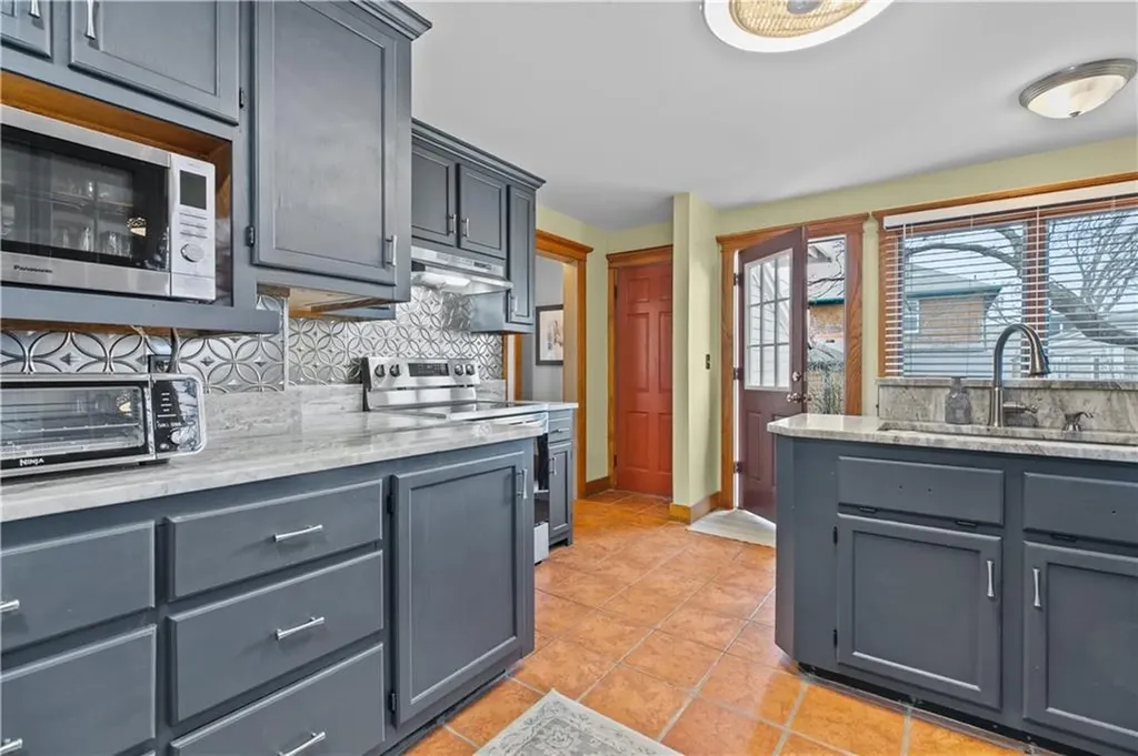 53 Carroll Avenue Newport RI 02840