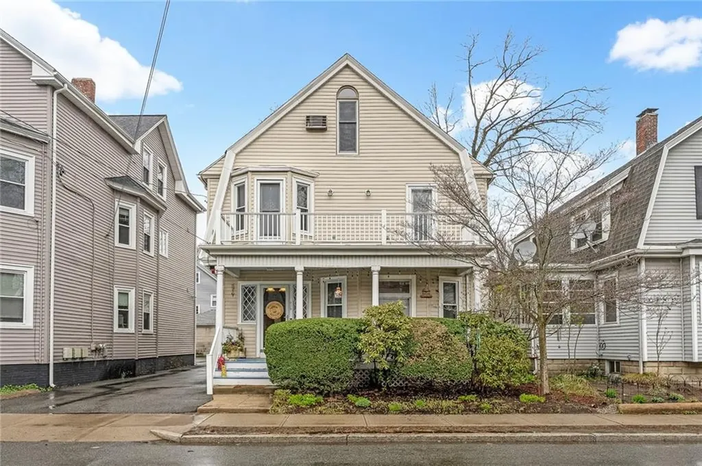 214 Rochambeau Avenue Providence RI 02906