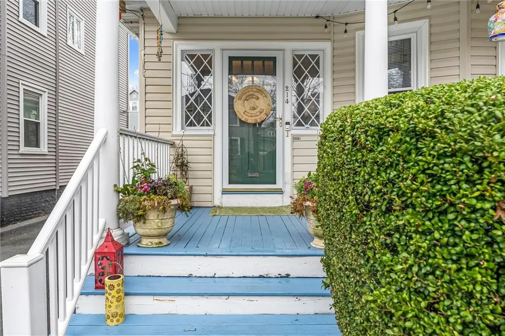 214 Rochambeau Avenue Providence RI 02906
