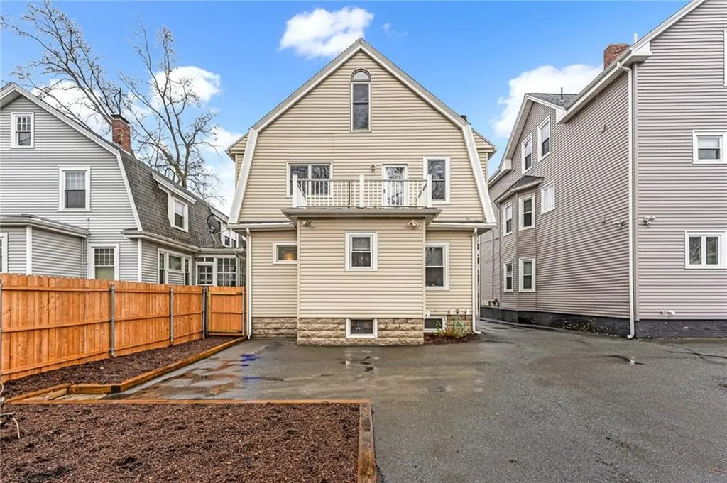 214 Rochambeau Avenue Providence RI 02906
