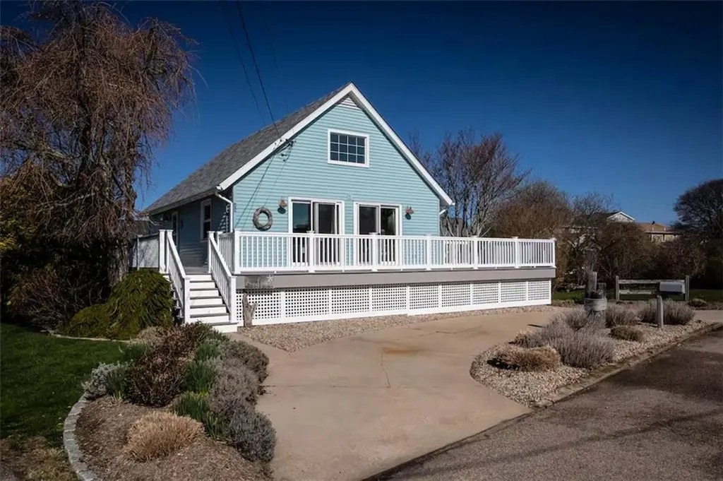 24 Redwood Drive Narragansett RI 02882