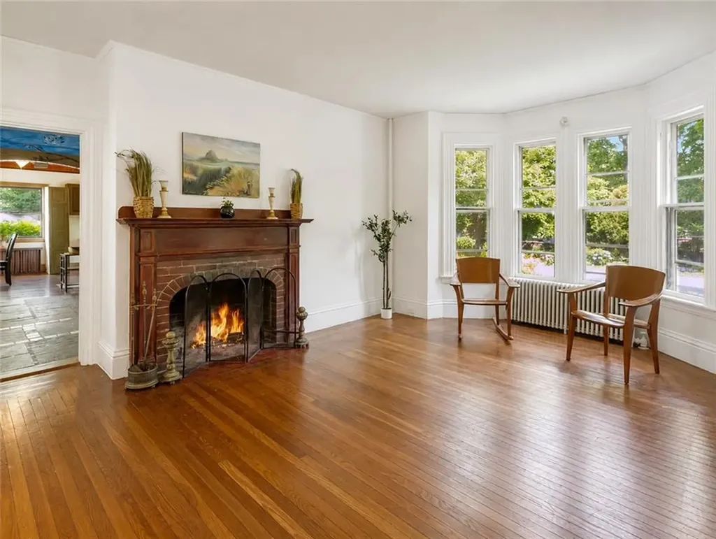 219 Nanaquaket Road Tiverton RI 02878