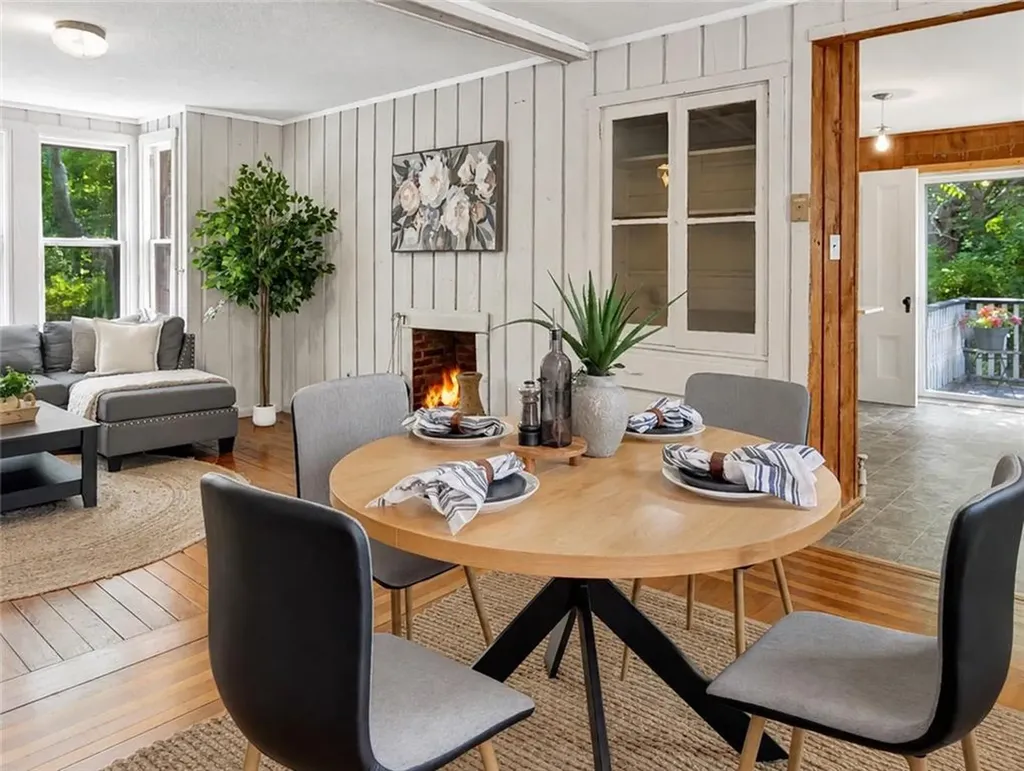 219 Nanaquaket Road Tiverton RI 02878
