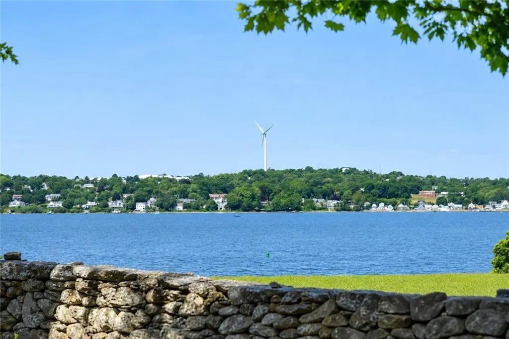 219 Nanaquaket Road Tiverton RI 02878