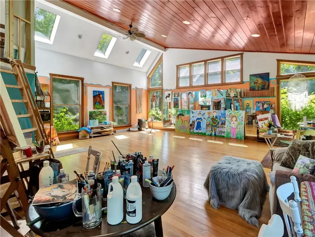 219 Nanaquaket Road Tiverton RI 02878