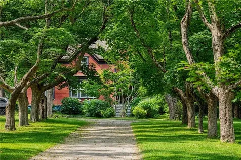219 Nanaquaket Road Tiverton RI 02878