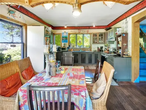 219 Nanaquaket Road Tiverton RI 02878