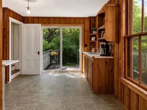 219 Nanaquaket Road Tiverton RI 02878