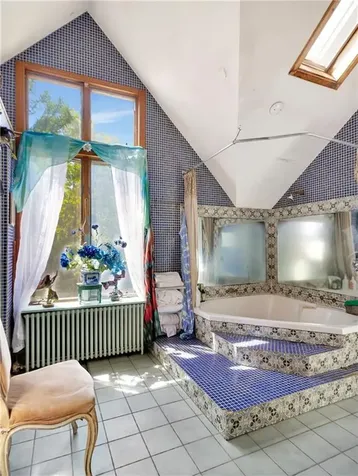 219 Nanaquaket Road Tiverton RI 02878